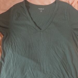 Torrid Green V-Neck Short Sleeve Tee